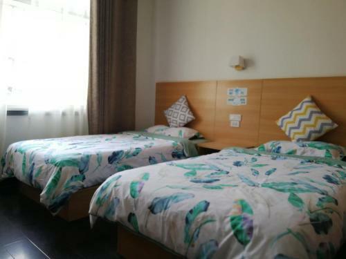 Huashan Mountain Baolianju International Youth Hostel
