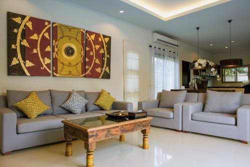 Two Villas Holiday Oriental Style Layan Beach