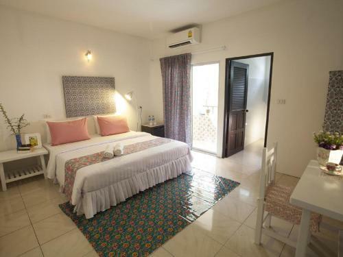 Bed & Breakfast Les Fleurs House