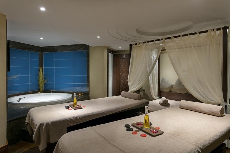 Hotel Titanic Business