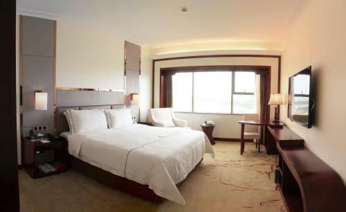 Shenzhen Longgang Jun Yi Hotel, Coco Park Shopping Mall