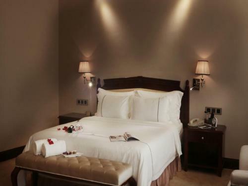 Shenzhen Longgang Jun Yi Hotel, Coco Park Shopping Mall