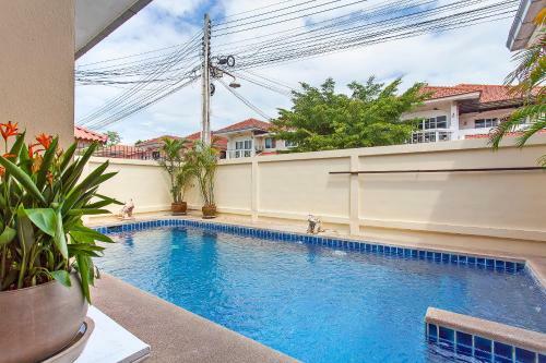 Villa Baan Chokdee - 5 Bed - Private Pool