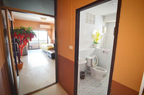 Hostal The Famous House - Jomtien