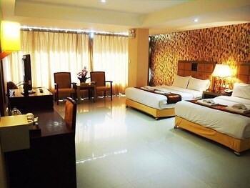 Hotel The Privi Suites