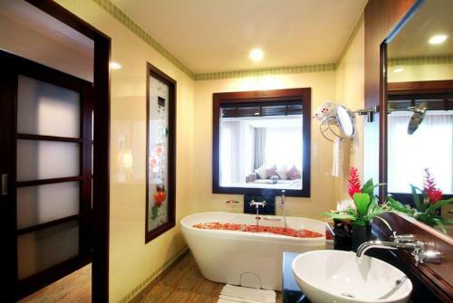 Hotel Grand Pacific Sovereign Resort & Spa