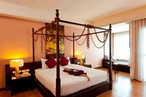 Hotel Grand Pacific Sovereign Resort & Spa