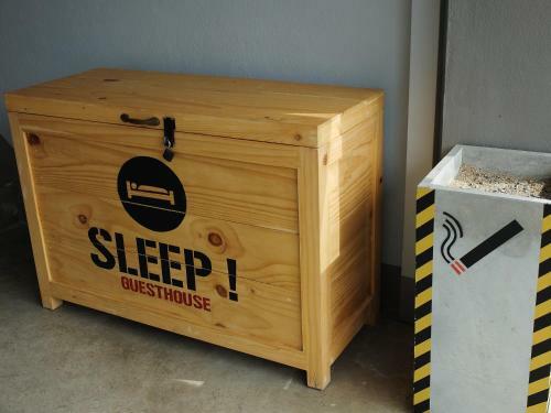 Hostal Sleep Guesthouse