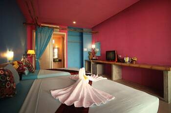 Hotel Cha-ba Bungalow & Art Gallery