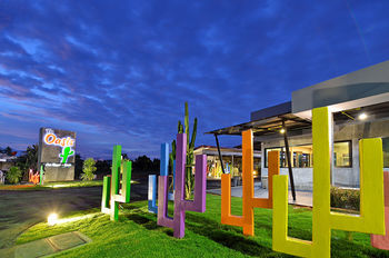 Hotel The Oasis Resort