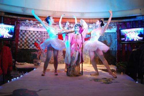 China Community Culture & Art Hotel