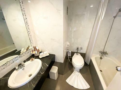 Huahin Grand Hotel And Plaza