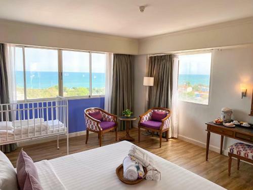 Huahin Grand Hotel And Plaza