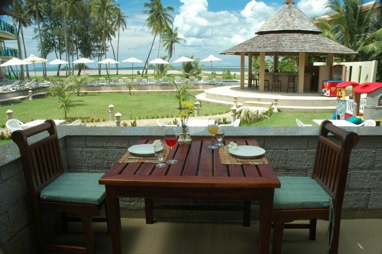 Hotel Lanta Pura Beach Resort