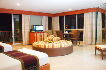 Long Beach Cha Am Hotel