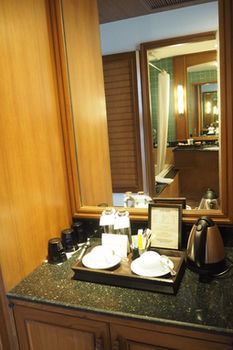 Woodlands Hotel And Resort