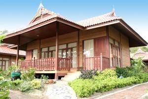 Hotel Erawan Palms Resort