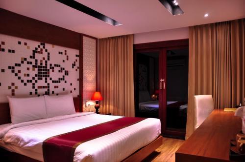 Hotel Phi Phi Natural Resort