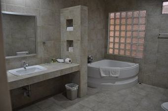 Hotel Baanrajdamnern Hua Hin