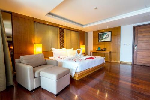 Hotel The Nchantra Pool Suite Phuket