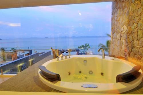 Hotel The Nchantra Pool Suite Phuket
