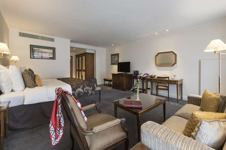 Hotel Bristol