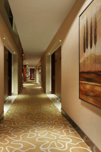 Shenzhen Caa Holy Sun Hotel, Luohu Railway Station