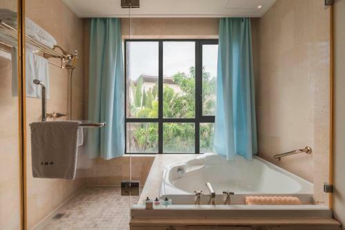 Sanya Yalong Bay Sintra Suites Hotel