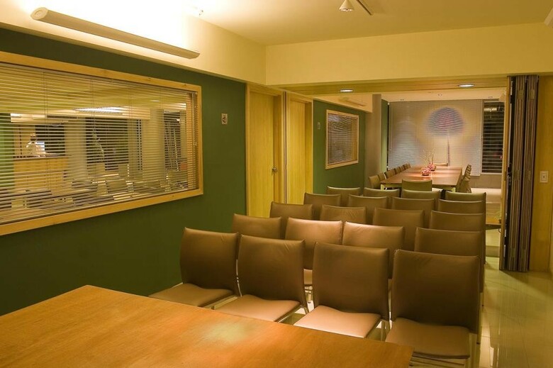 Urbana Class Hotel