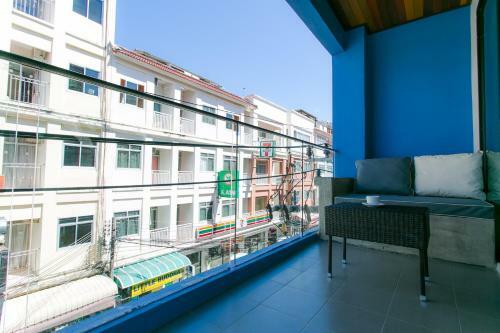 Hostal The House Patong