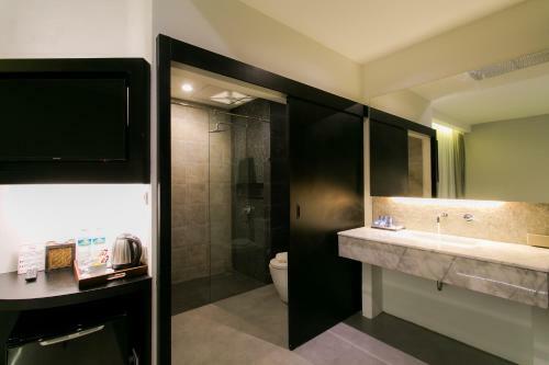 Hostal The House Patong