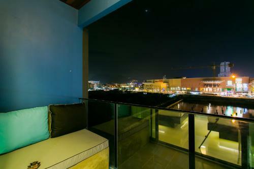 Hostal The House Patong