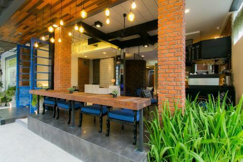 Hostal The House Patong