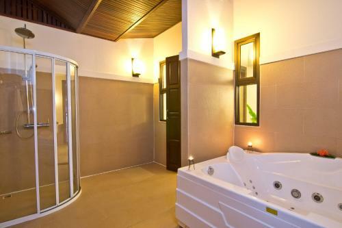 Hotel Anyavee Tubkaek Beach Resort