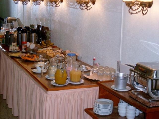 Royal Palace Hotel