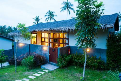 Baan Talay Pool Villa