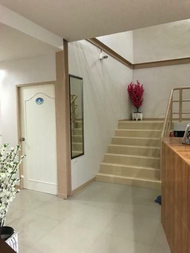 Hostal B Place Guesthouse