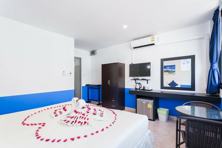 Chaweng Skybar & Hotel