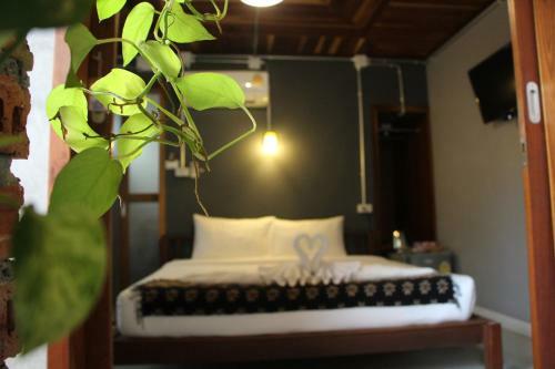 Hostal The Noi Guest House & Restaurant