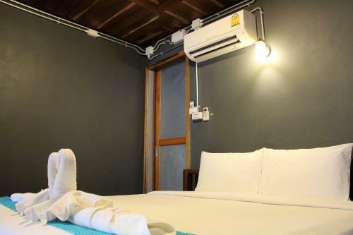 Hostal The Noi Guest House & Restaurant
