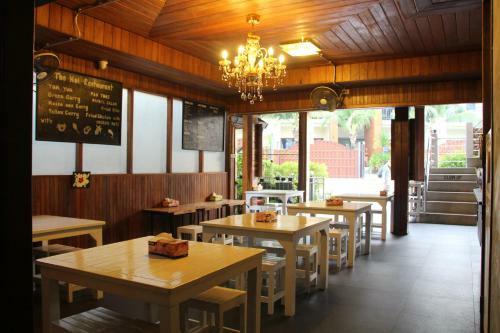 Hostal The Noi Guest House & Restaurant