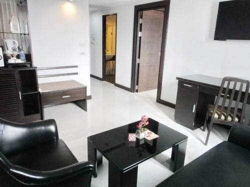 Hotel The Patra
