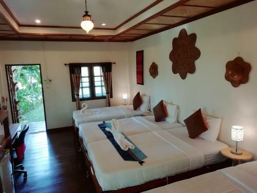 Hostal Macura Resort