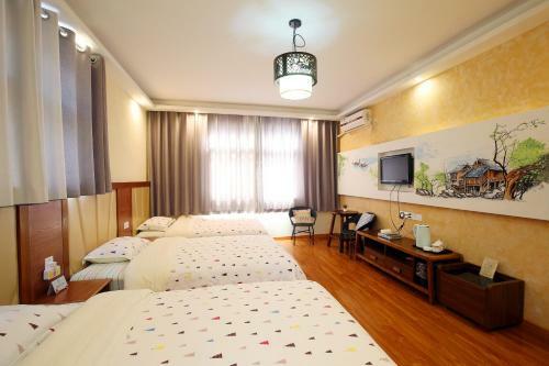Hostal Fenghuang Ancient City Jiaxing Inn