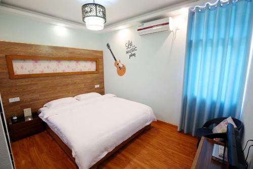 Hostal Fenghuang Ancient City Jiaxing Inn