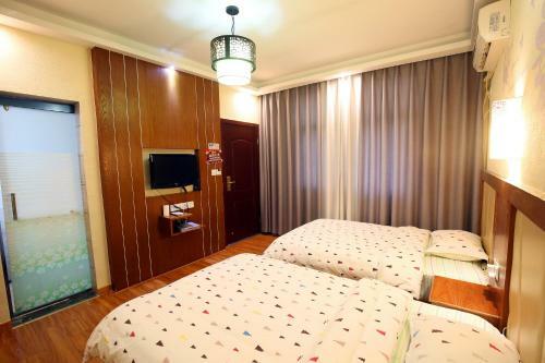 Hostal Fenghuang Ancient City Jiaxing Inn