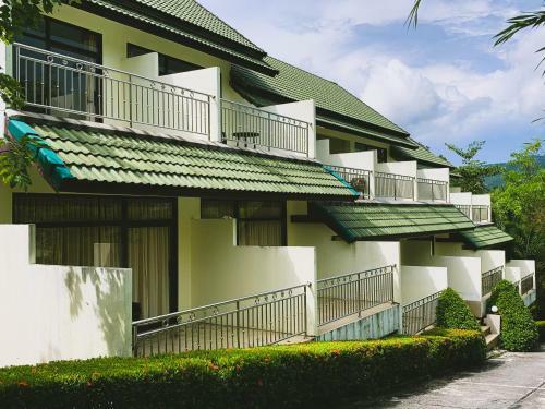 Golden Hill Resort