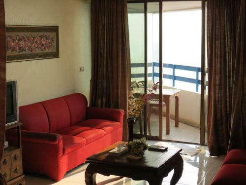 Jomtien Plaza Suite Apartments