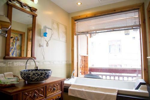 Yangshuo Rosewood Boutique Hotel