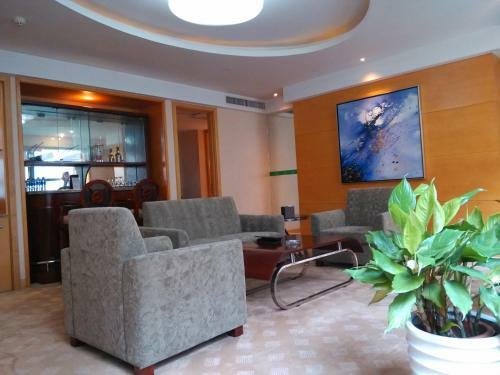 Yizui Crown Hotel